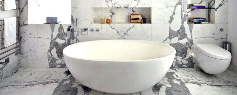 Mármol blanco: natural y encantador 1 mármol blanco Cuarto de baño de mármol blanco